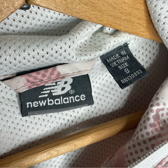 New Balance Windbreaker - Picture 2 of 10